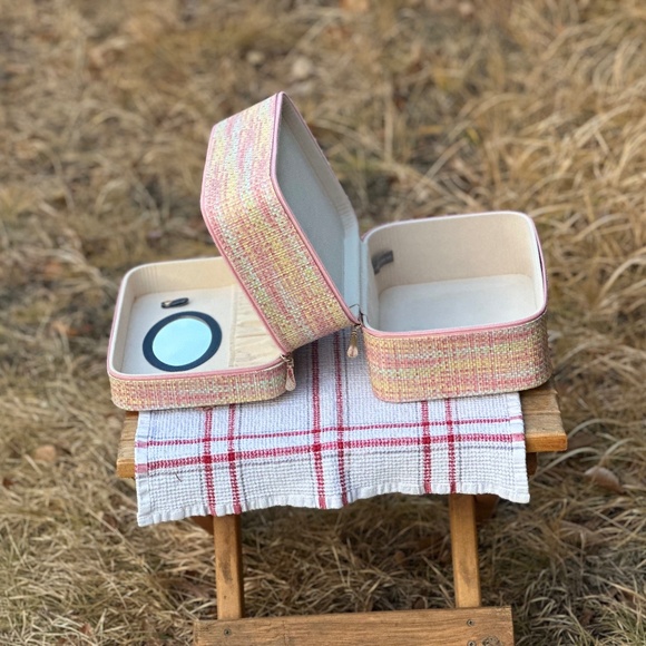 Makeup and Jewelry Organizer - Picture 7 of 9